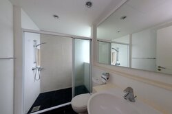The Esparis (D18), Condominium #490643491